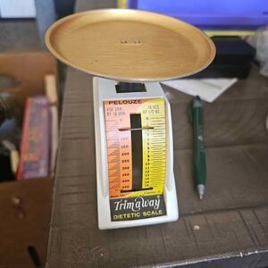 Vintage Trim a way dietitic scale